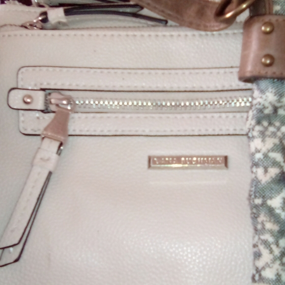 Bundle - Picture 2 of 3